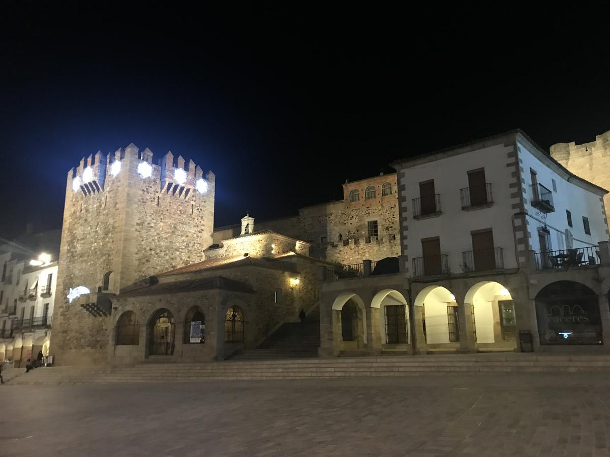 Adama Apartamento Turistico Касерес Экстерьер фото